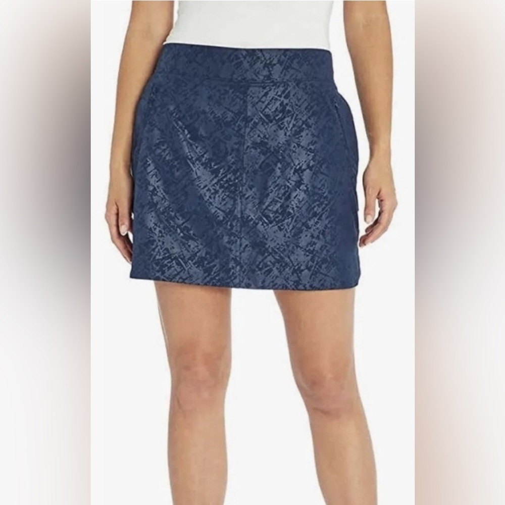 Orvis Shattered Glass Embossed Pull On Travel Skort